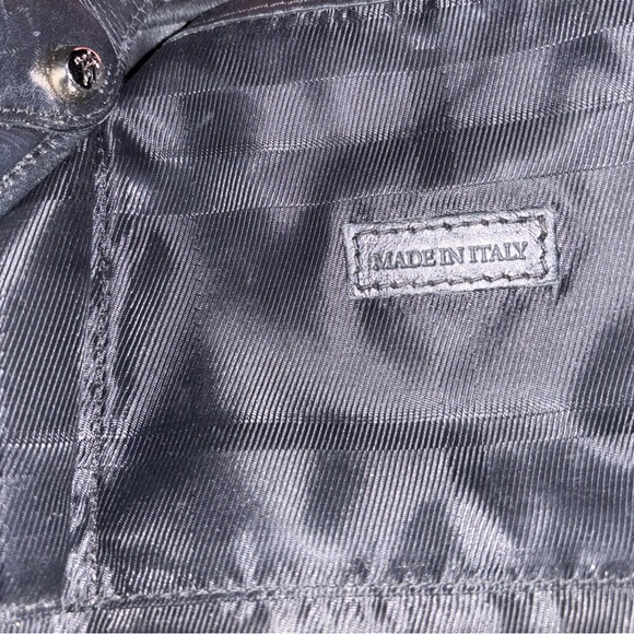 Burberry Black Patent Leather Quilted ‘Brooke’ Hobo Shoulder Bag w Lock Detail - Picture 10 of 17